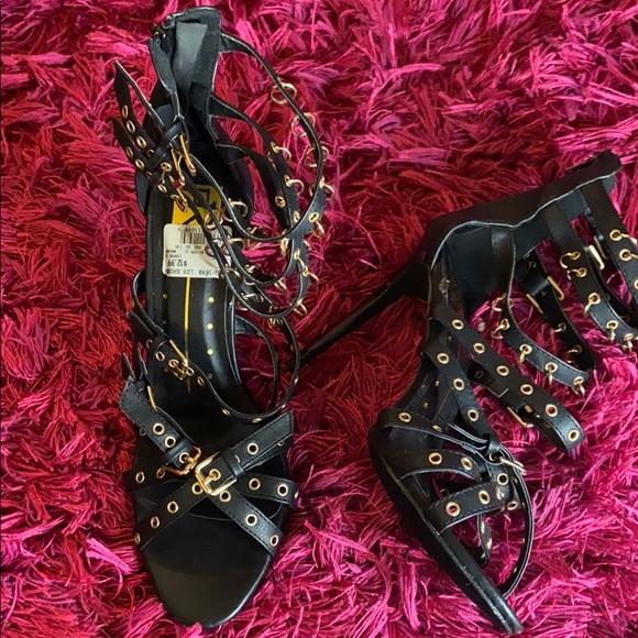 Heels - Picture 2 of 2